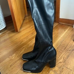 Black heeled boots